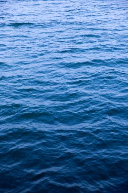 Işıldayan Mavi Soğuk Deniz Yüzey Dokusu Arkaplanı
