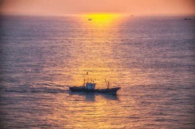 Şafakta Balıkçı Tekneleri Doğal Deniz Pelerini Fotoğrafçılığı