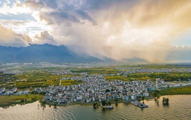 Dali Yunnan 'daki Dian Gölü Taze Ekolojik Görünümü