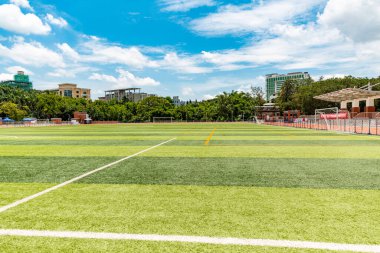 Açık Mavi Gök Kampüsü Spor Altında Okul Futbol Sahası