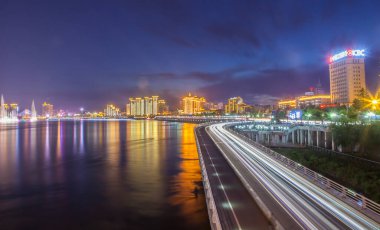 Gece Şehir Fotoğrafları 'nda Modern Binalarla Mavi Şehir