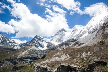 Tibet Bölgesindeki Görkemli Kar Kaplama Himalaya Dağları Tepeleri