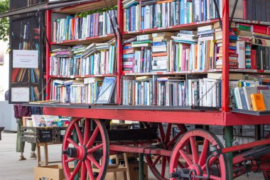 Budapeşte 'deki mobil kitapçı