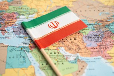 Bangkok, Tayland 14 Haziran 2024, dünya haritasında Iram bayrağı.