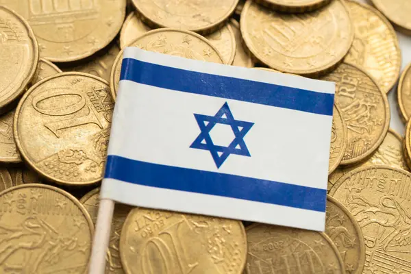 Bozuk paralar, finans ve muhasebe, bankacılık kavramı üzerine İsrail bayrağı.