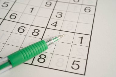 Sudoku bulmacası, yaşlı hastada Alzheimer hastalığının gelişmesi için beyni genç tutmak adına oynanacak bir oyun..