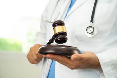 Yargıç Tokmak 'ı tutan doktor, tıbbi hukuk ve suç adaleti..