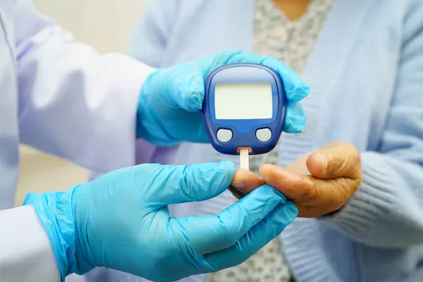 Non-Diabetic Hypoglycemia: Causes, Symptoms, and What Helps Fast — Stock Photo, Image