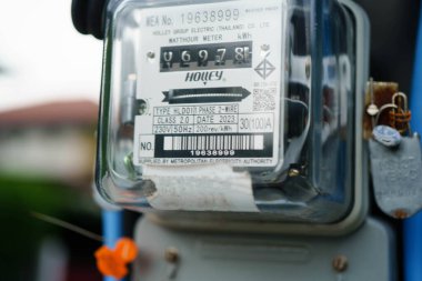 Bangkok, Tayland 7 Nisan 2025 Ev ve ofis enerji maliyeti için elektrik ölçüm sayacı.