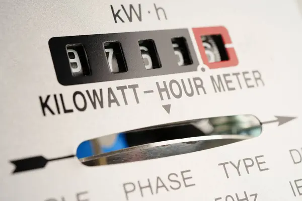 Ev ve ofisteki enerji maliyeti için elektrik ölçüm sayacı.