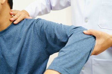 Fizik tedavi, Asyalı terapist tedavisi, hastanede ağrı terapisi..