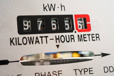 Ev ve ofisteki enerji maliyeti için elektrik ölçüm sayacı.