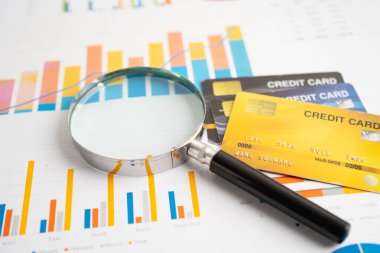 Çevrimiçi alışveriş ve güvenlik finans işleri için kredi kartı.