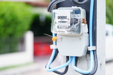 Bangkok, Tayland 7 Nisan 2025 Ev ve ofis enerji maliyeti için elektrik ölçüm sayacı.