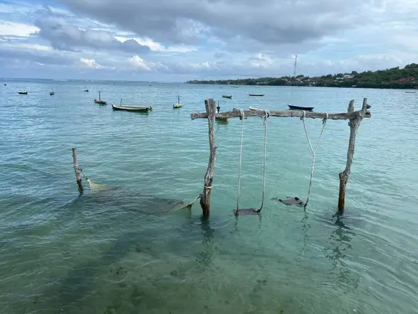 Dalgaların altında hamak