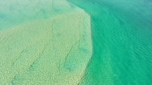 Tekneyle Estuary 'nin Renkleri Değiştiriliyor
