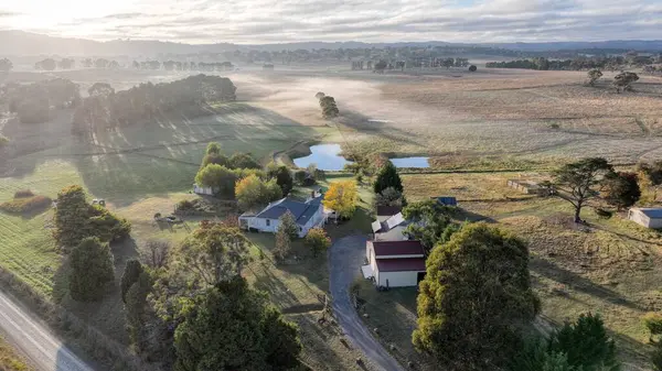 Şafak vakti Güzel Çiftlik Manzarası