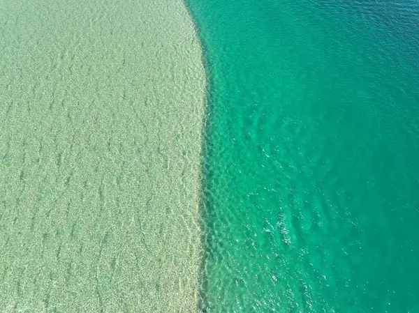 Tekneyle Estuary 'nin Renkleri Değiştiriliyor