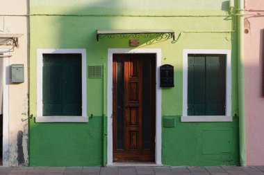 Büyüleyici bir binanın canlı yeşil cephesi