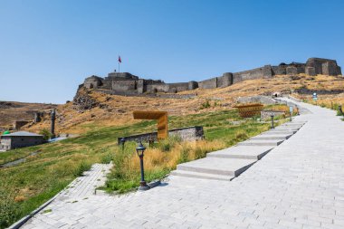 Kars Şatosu Kars 'ın merkezinde, Türkiye.
