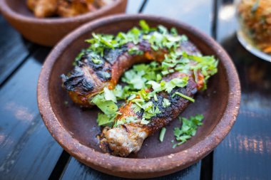 Kupati, geleneksel Gürcistan kil çömleğinde ev yapımı sosis geleneksel Gürcü yemeği. Geleneksel Georgia mutfağı