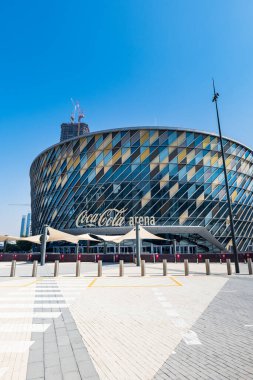 Dubai, BAE - Ekim 2022: COCA COLA Arena, Dubai, Birleşik Arap Emirlikleri. Coca-Cola Arena, şehir yaşam tarzı merkezi olan Şehir Yürüyüşü 'nde yer almaktadır.