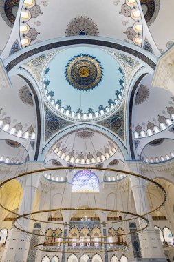 Camlica Mosque architecture, located in Istanbul, Turkey, the largest mosque in Turkiye which was completed and opened on 7 March 2019.