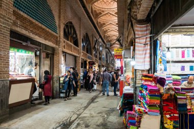 Tahran, Iran - Haziran, 2018: Kapalıçarşı Tahran şehir, Iran. Kapalı Çarşı eski tarihi ın Bazaarı Tahran, İran'ın olduğunu.