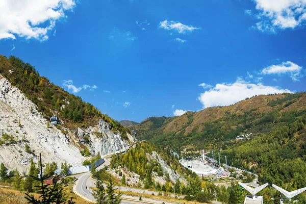 Encuentra Valle Montañoso Las Afueras Del Sureste Almaty Kazajstán Medeo Imágenes de stock libres de derechos