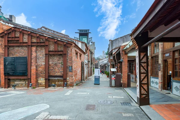 stock image Taipei, Taiwan - June 2019: Old building view of Bopiliao Historic Block in Wanhua, Taipei, Taiwan. One of the only remaining streets of the Qing Dynasty in Taipei.