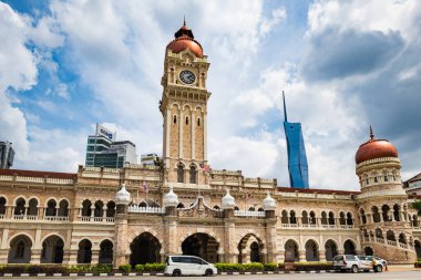 Kuala Lumpur, Malezya - 12.15.2022: Malezya 'nın Kuala Lumpur kentindeki Merdeka Meydanı' nda Sultan Abdul Samad Binası. Kuala Lumpur 'da tarihi bir yapı.
