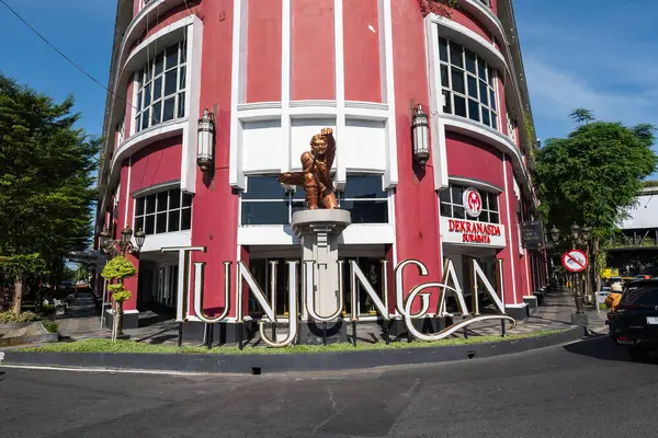 Jalan Tunjungan Egy Híres Központi Terület Ikonikus Szobor Épület Surabaya — Stock Fotó