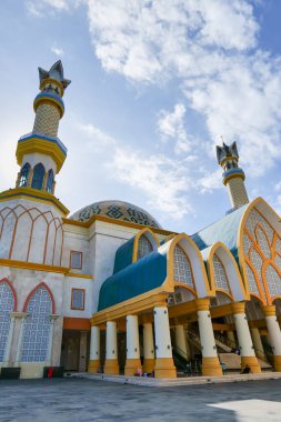 İslam Merkezi Mataram Lombok Endonezya. Muhteşem tarihi cami 2016 'da açıldı.