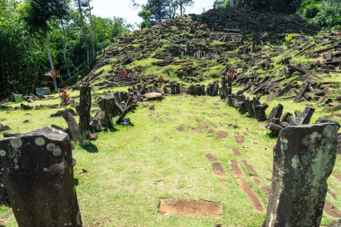 Gunung Padang megalitik Site Cianjur, West Java, Endonezya. Gunung Padang tüm Güneydoğu Asya'nın en büyük megalitik sitedir. 