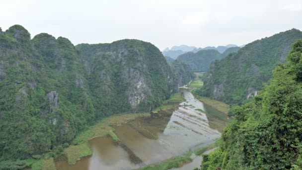 Ninh Binh Landscape Vietnam Popular Boat Tour Karst Landscape River — Stock Video
