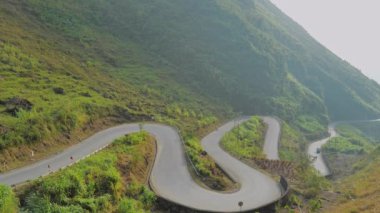 Ha Giang Vietnam 'da muhteşem bir manzara. Ha Giang döngüsü Kuzey Vietnam 'da tur rotası 