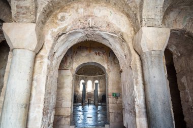  Demre, Türkiye 'deki Aziz Nicholas Kilisesi, Noel Baba Kilisesi. Antik Myra şehrinin tarihi Doğu Roma Bazilikası..
