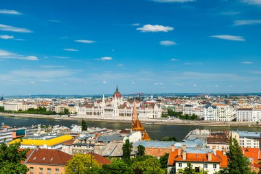 Budapeşte yaz kenti Macar parlamento binası ve Tuna Nehri, Macaristan
