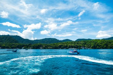 Weh Adası, Pulau Weh, Endonezya 'nın Aceh kentindeki Iboih Sahili' nde deniz ve sahil manzarası