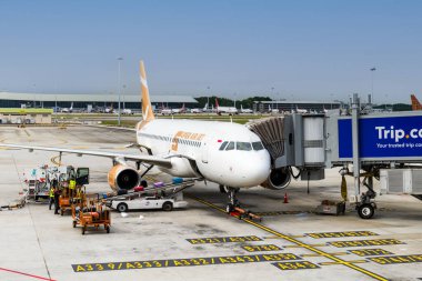 Kuala Lumpur, Malezya - 12.27.2024: Süper Hava Jet uçağı, Airbus A320 200, Endonezya pistinde. Super Air Jet bir Endonezya ultra düşük maliyetli havayolu şirketidir..