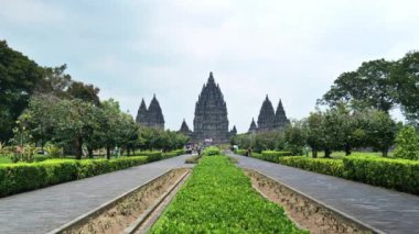 Endonezya, Yogyakarta 'daki Prambanan tapınağı kompleksi. Prambanan 9. yüzyıldan kalma bir Hindu tapınağı ve UNESCO Dünya Mirası Alanı.