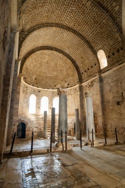  Demre, Türkiye 'deki Aziz Nicholas Kilisesi, Noel Baba Kilisesi. Antik Myra şehrinin tarihi Doğu Roma Bazilikası..
