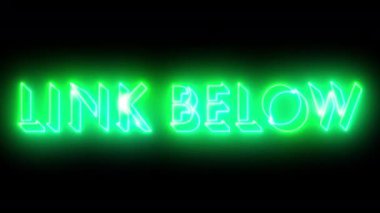 Parlak neon renkli Link Altyazı animasyonu. 4k 'de koyu bir arkaplanda parlayan neon renkli hareket çizgisi var. 4k içinde teknoloji video materyali animasyonu. 