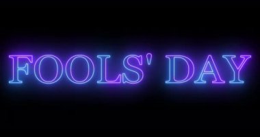 4K Fools 'Day, havalı renkli animasyon metni. Neon renkli Aptallar Günü metni, afiş için parlayan bir neon, sosyal medya duvar kağıdı hikayeleri. Teknoloji video animasyonu. Kullanımı kolay.