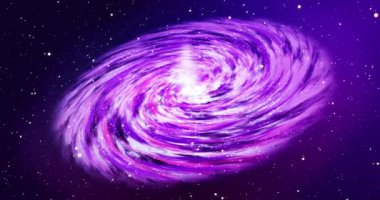 Pembe ve mor arkaplanlı 4K uzay galaksisi. Galaksi uzayı arka plan kamerası galaksi ve nebula boyunca uçuyor. Kullanımı kolay. Uzayda seyahat ederken yavaş canlandırılmış arkaplan.