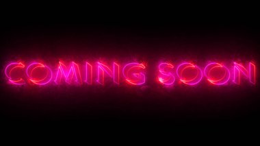 Film karavanı yakında mesajlaşacak. Neon renkli Coming Soon kelime animasyonu. 4K 'de koyu bir arkaplan üzerinde parıldayan neon renkli hareketli taslak. Film Karavanı Yakında Metin Açığa Çıkıyor.