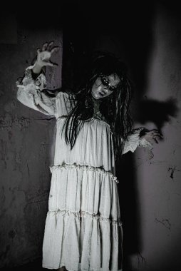 İntikam günü için bekleyen intikamla dolu bir hayalet..