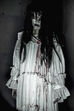 İntikam günü için bekleyen intikamla dolu bir hayalet..