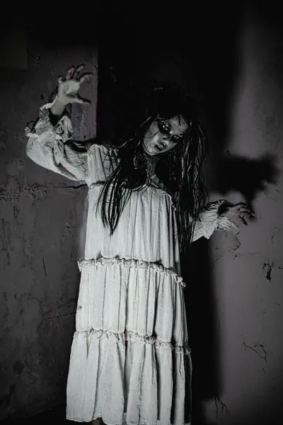 İntikam günü için bekleyen intikamla dolu bir hayalet..