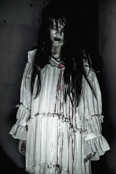 İntikam günü için bekleyen intikamla dolu bir hayalet..